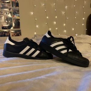 ❌SOLD❌ Kids Adidas superstars✨